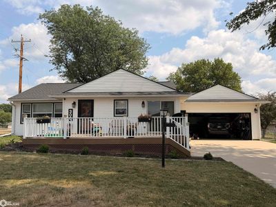 300 Oak Ave