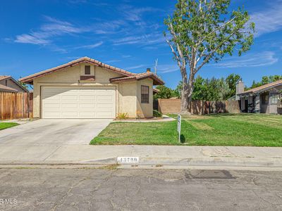 43729 La Paz Ln
