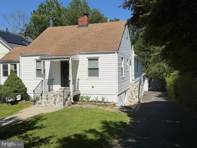 2923 Fairhill Rd