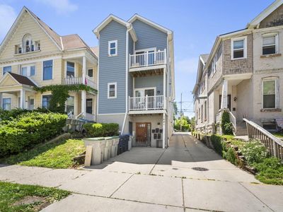 Property at 1641 N Franklin PLACE #3, Milwaukee, WI