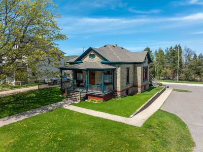220 W Munising Ave