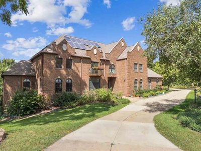 1 Acorn Ct
