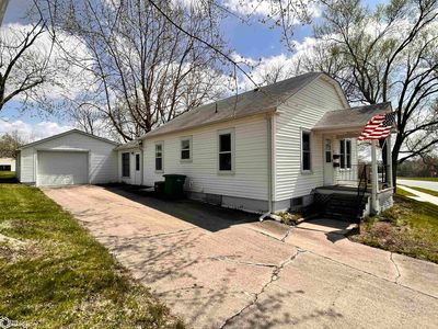 Property at 403 S Washington St, Bloomfield, IA