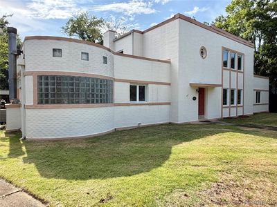 208 Pine St