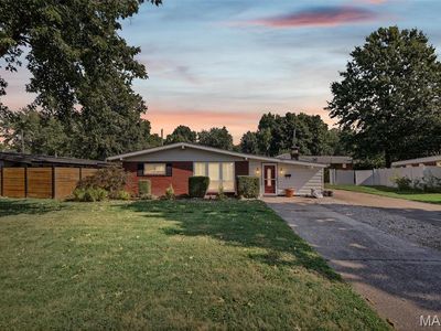 803 Amherst Dr