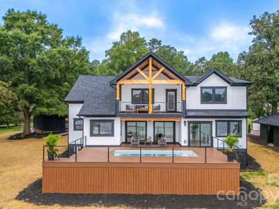 216 Lake Pines Ln