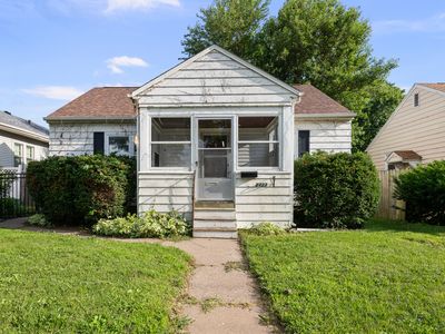 2423 W Locust St