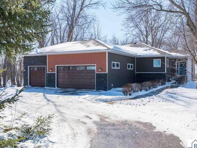 2711 Hoffman Rd