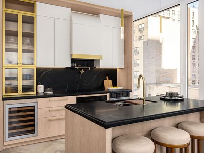 660 Lexington Ave #2B