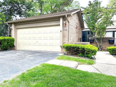 31404 Hunters Circle Dr