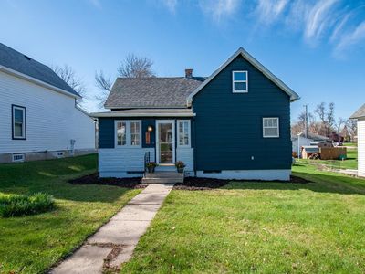 215 2nd Ave NW