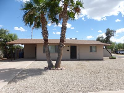 1539 W HUNTINGTON Drive