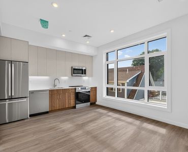 13 Warwick St #303