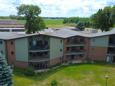 808 Lake Chapeau Dr APT 202