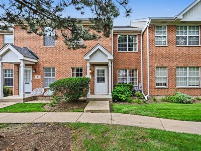 Property at 3 Four Seasons Ct, Elmhurst, IL