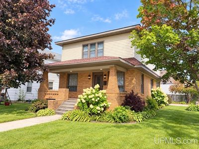 202 Stephenson Ave