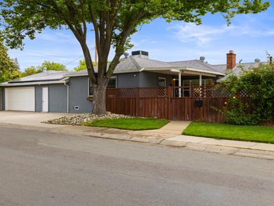 5517 Helen Way