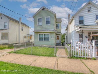 30 Custer St