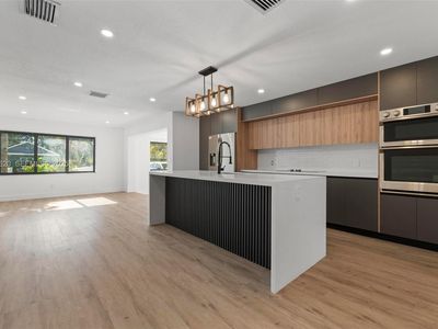 1516 SW 30th Ter