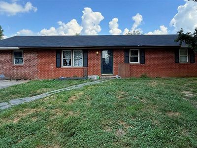 124 S Village Green St