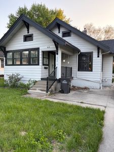 1632 E 14th St