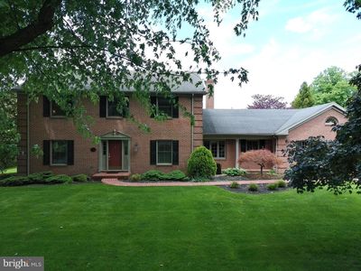 475 Larkspur Ln