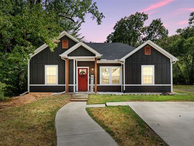 916 W Elm St