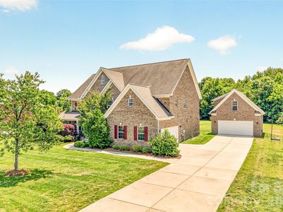 1008 Spring Rose Ln
