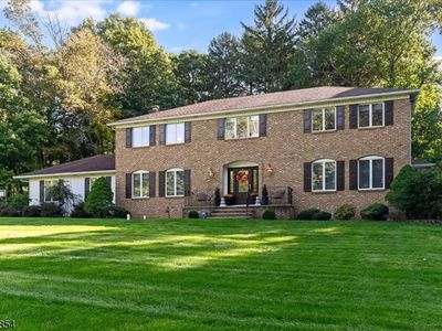 48 Brookside Dr