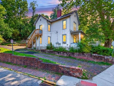 210 W State St