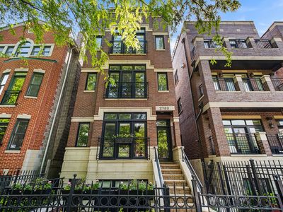 2733 N Southport Ave #1