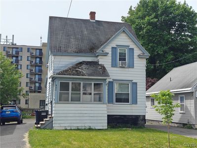 139 Seeley Ave