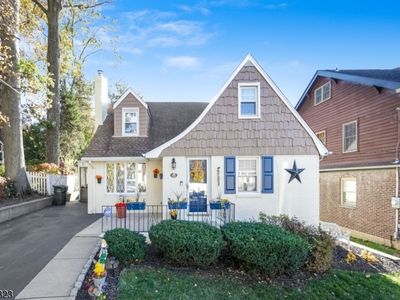 Property at 81 W Gouverneur Ave, Rutherford, NJ