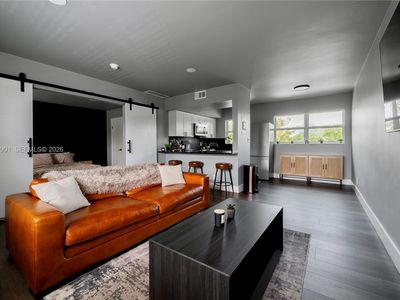 609 NE 13th Ave APT 302