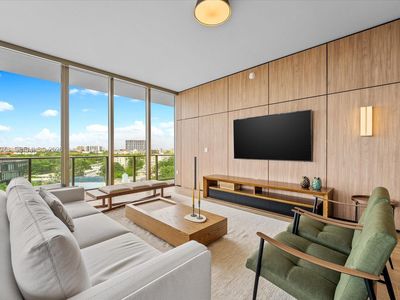 2678 Tigertail Ave APT 701