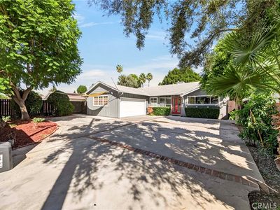22817 Burbank Blvd