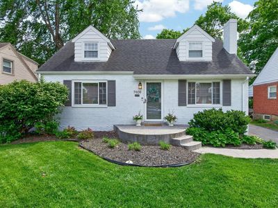 7909 Locust Ln