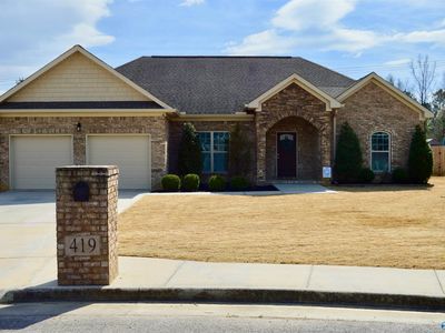 419 Pembrooke Cir SE