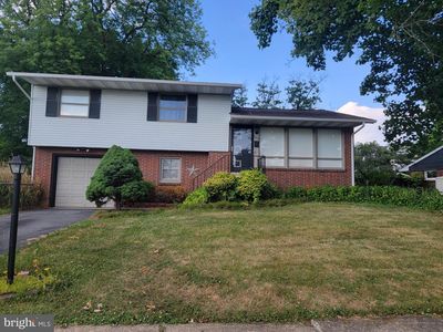 Property at 107 Winston Dr, Mechanicsburg, PA