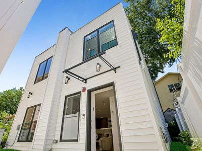 105 Laidlaw Ave #Jc
