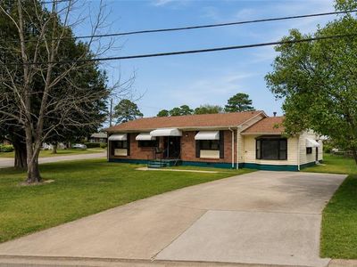 1112 Warfield Dr