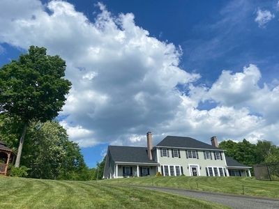 17 Lexington Dr