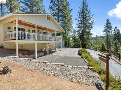 20701 Point View Dr
