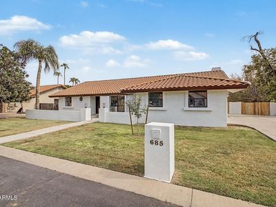 685 E LINDA Lane