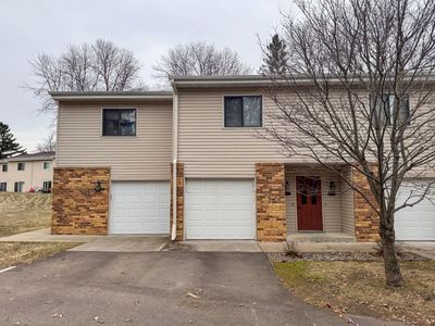 17562 Pond Cir