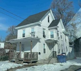 328 Maurice St