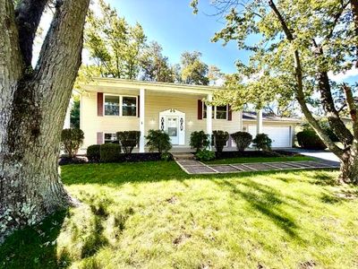 302 Green Acres Dr