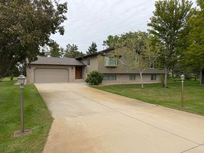 925 Parkside Dr SW