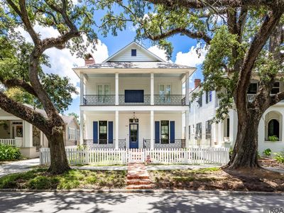 818 Park Blvd