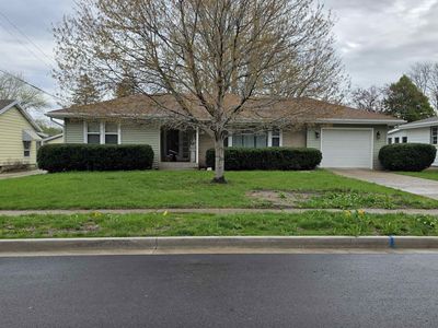 1427 S Blackhawk Ave